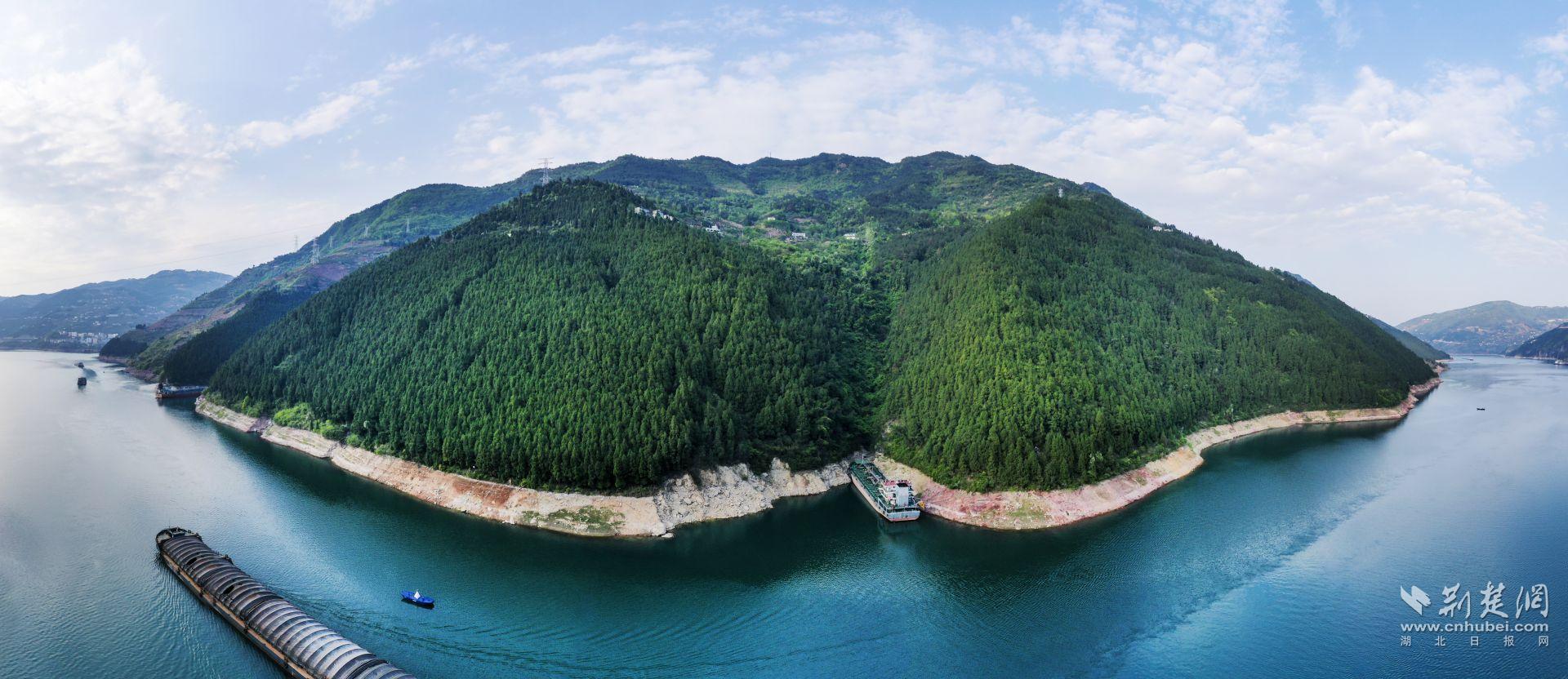 巴东天然林保护工程是三峡靓丽的风景线 吴以红摄.jpg.jpg